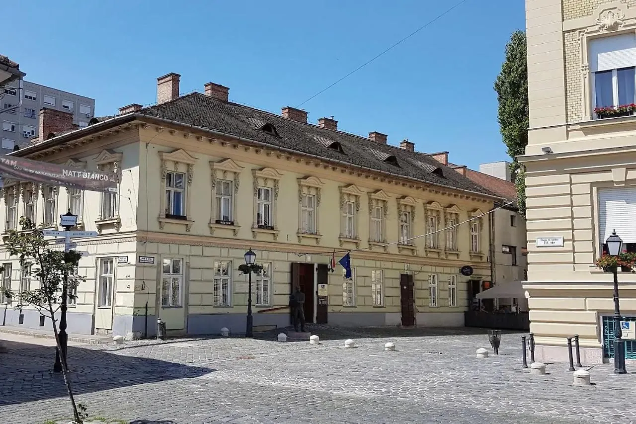 בודפשט Stylish Historic Flat For 4 In Heart Of Oldbuda